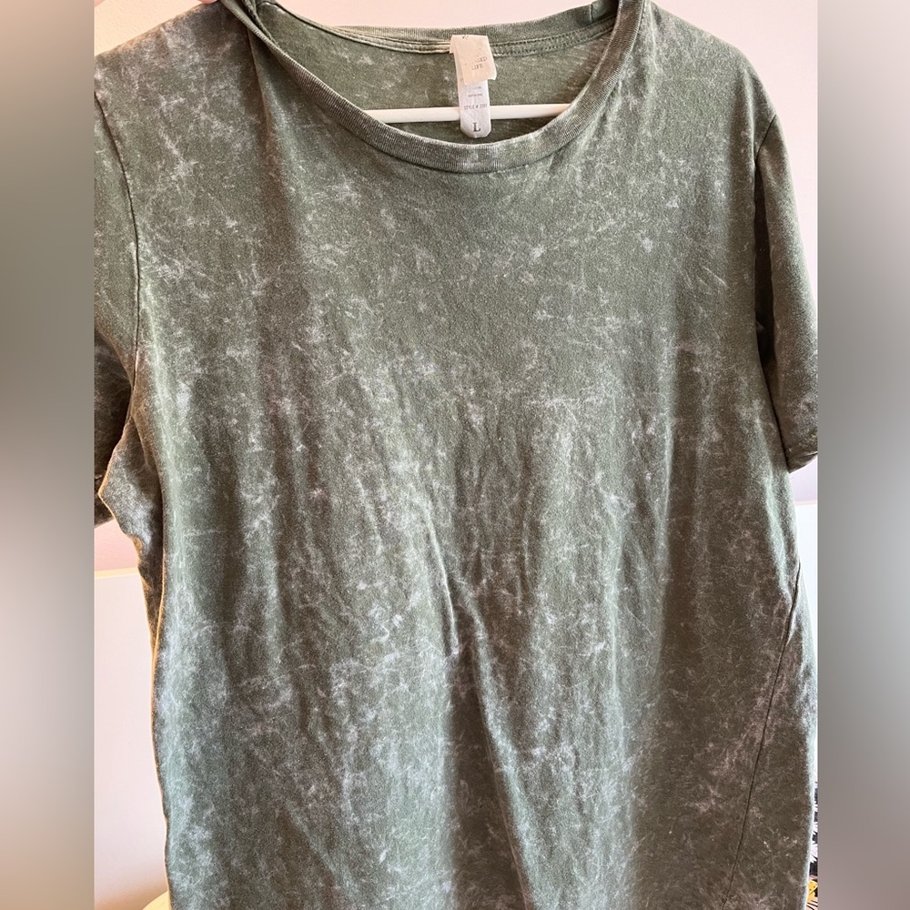 Soft green comfy shirt (L)